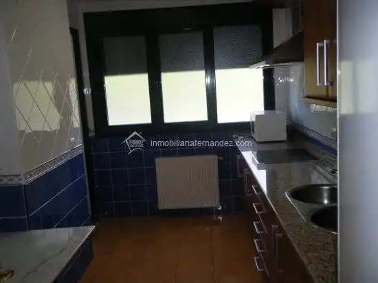 Cocina de Apartamento de alquiler en Cáceres con Calefacción, Terraza y Amueblado