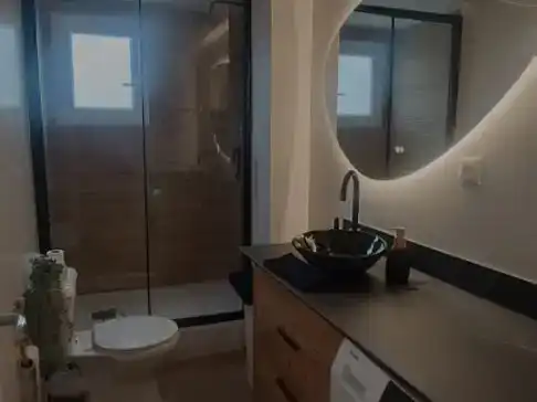 Baño de Ático para compartir en Valencia