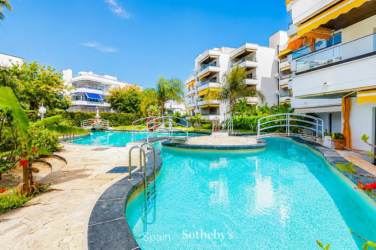 Vista exterior de Dúplex en venta en Sitges con Aire acondicionado, Calefacción y Terraza