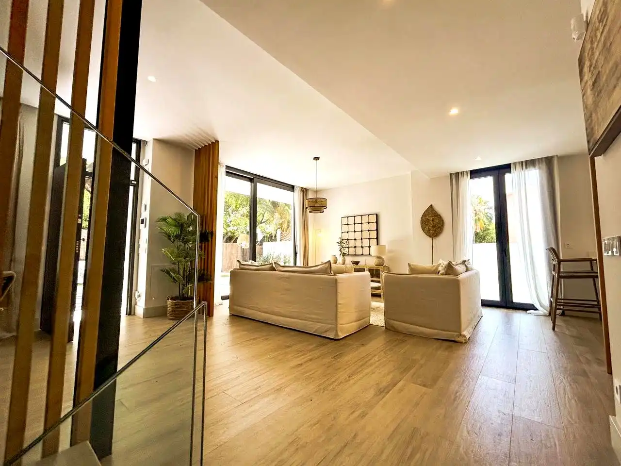 Living room of Detached homes for sale in Málaga  with Air Conditioner, Heating and Private garden