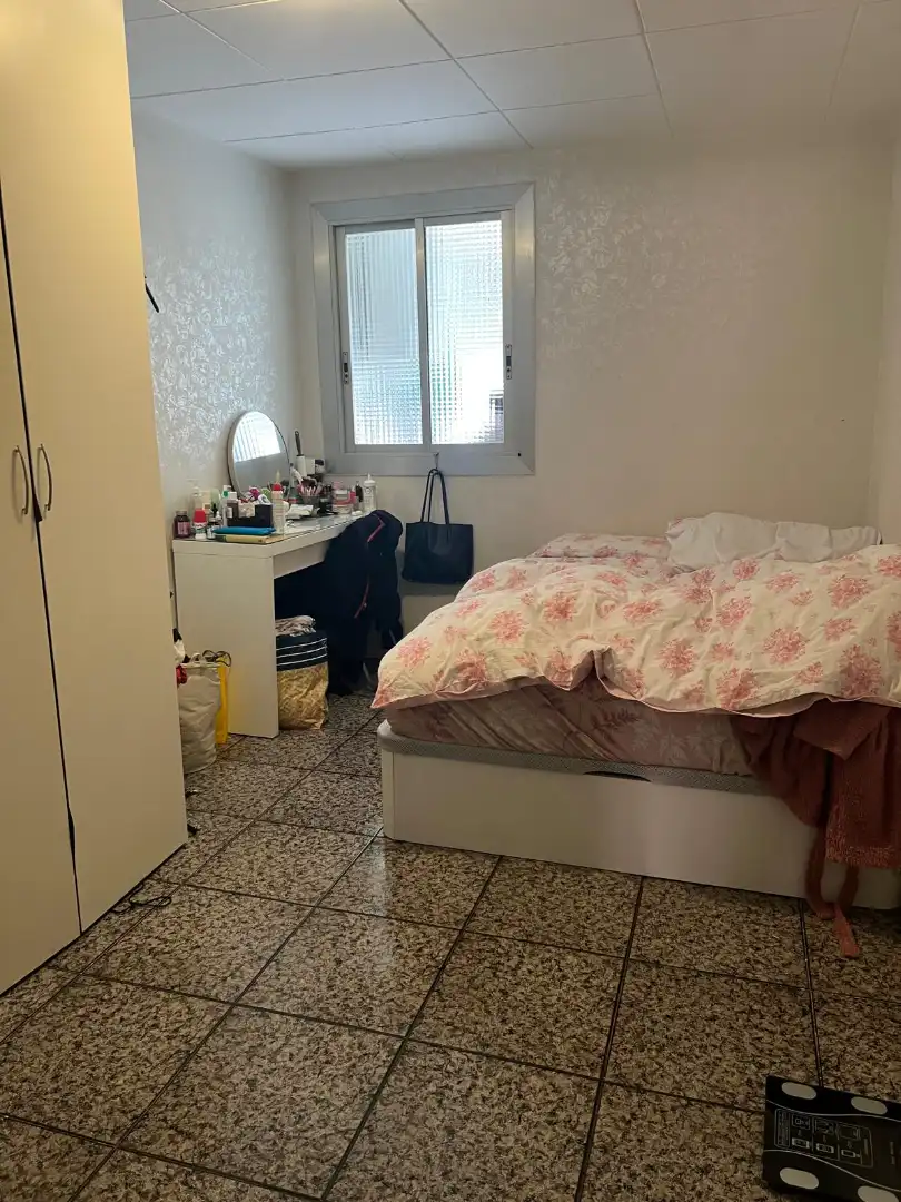 Habitación de Piso en venta en Mataró con Amueblado, Horno y Balcón