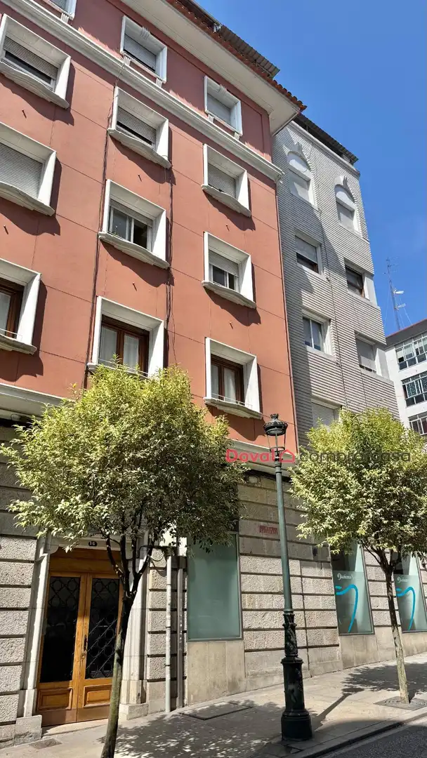 Vista exterior de Piso de alquiler en Vigo  con Calefacción y Amueblado