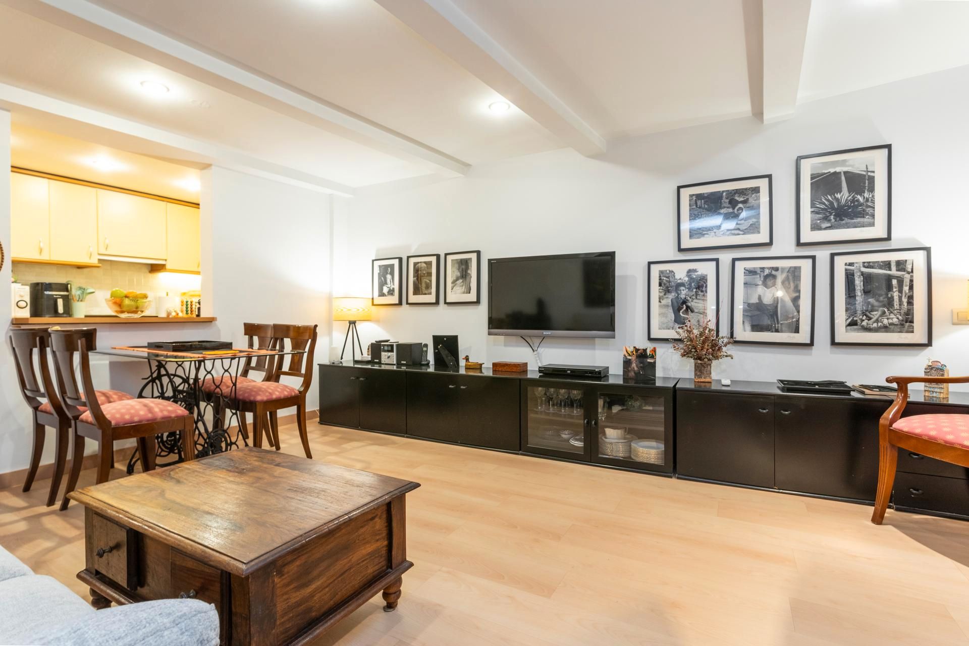 Living room of Flat for sale in  Barcelona Capital  with Balcony