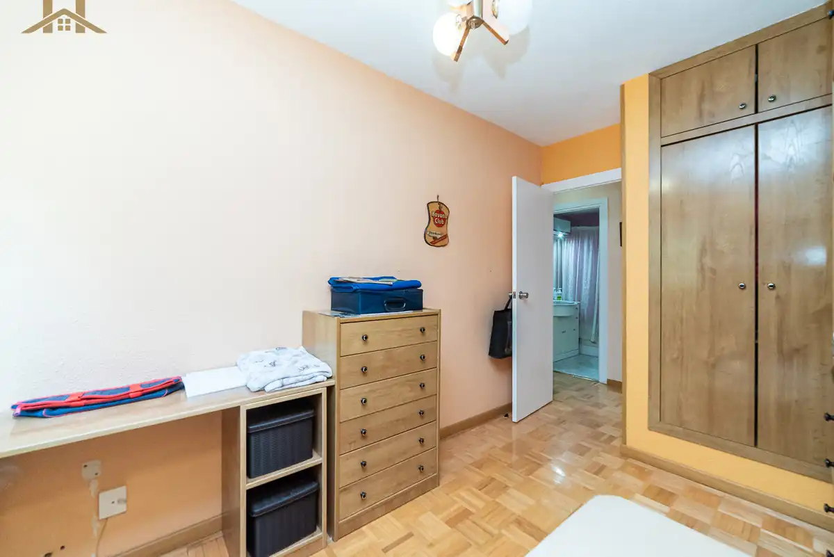 Bedroom of Flat for sale in Fuenlabrada  with Air Conditioner, Heating and Terrace