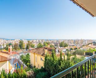 Vista exterior de Casa o xalet en venda en Vélez-Málaga amb Calefacció, Jardí privat i Terrassa