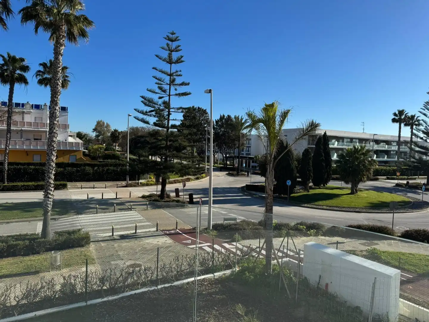 Vista exterior de Apartamento en venta en Chipiona con Terraza, Balcón y Piscina comunitaria