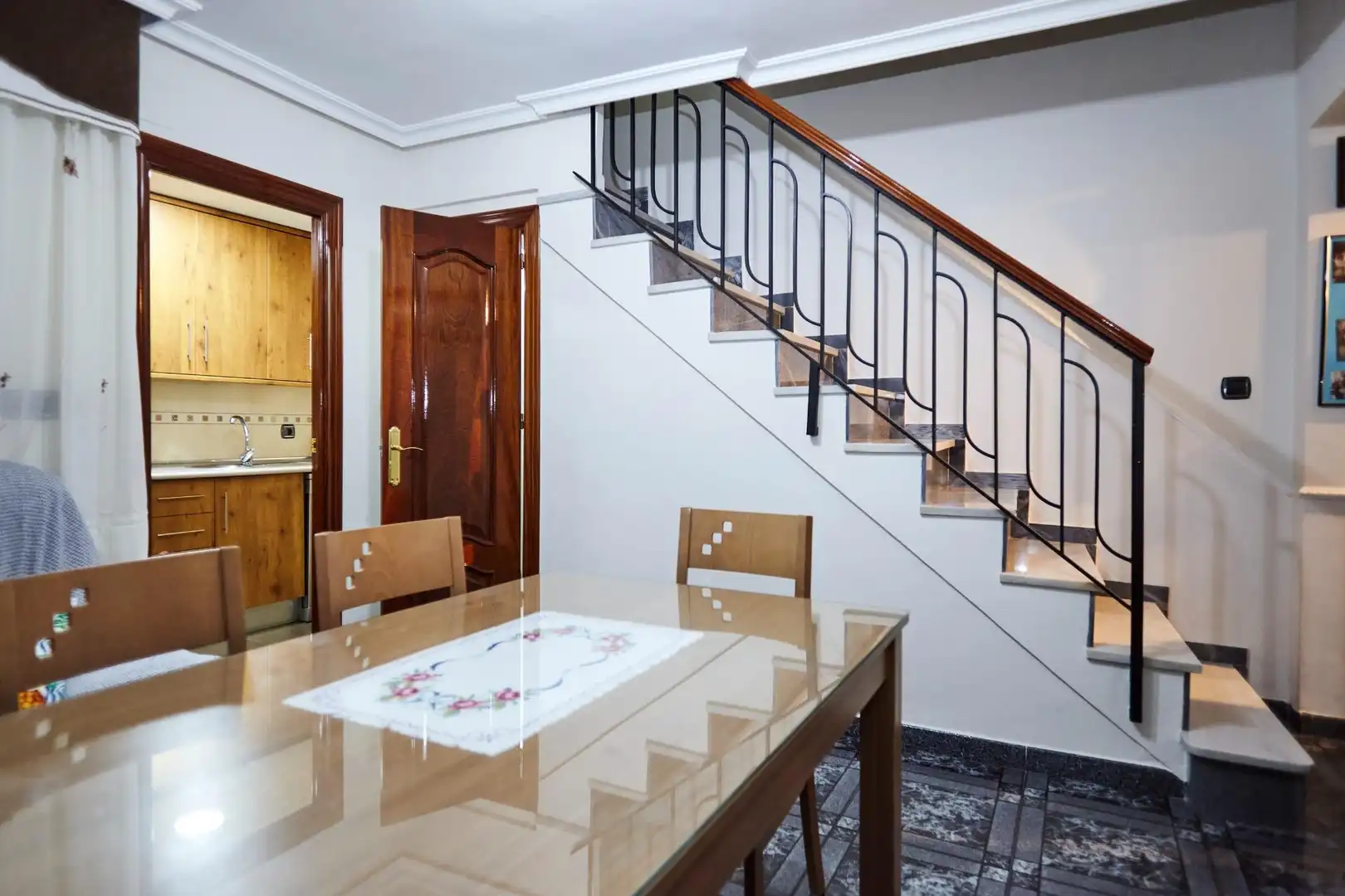 Houses for sale in Martos  with Air Conditioner, Heating and Furnished