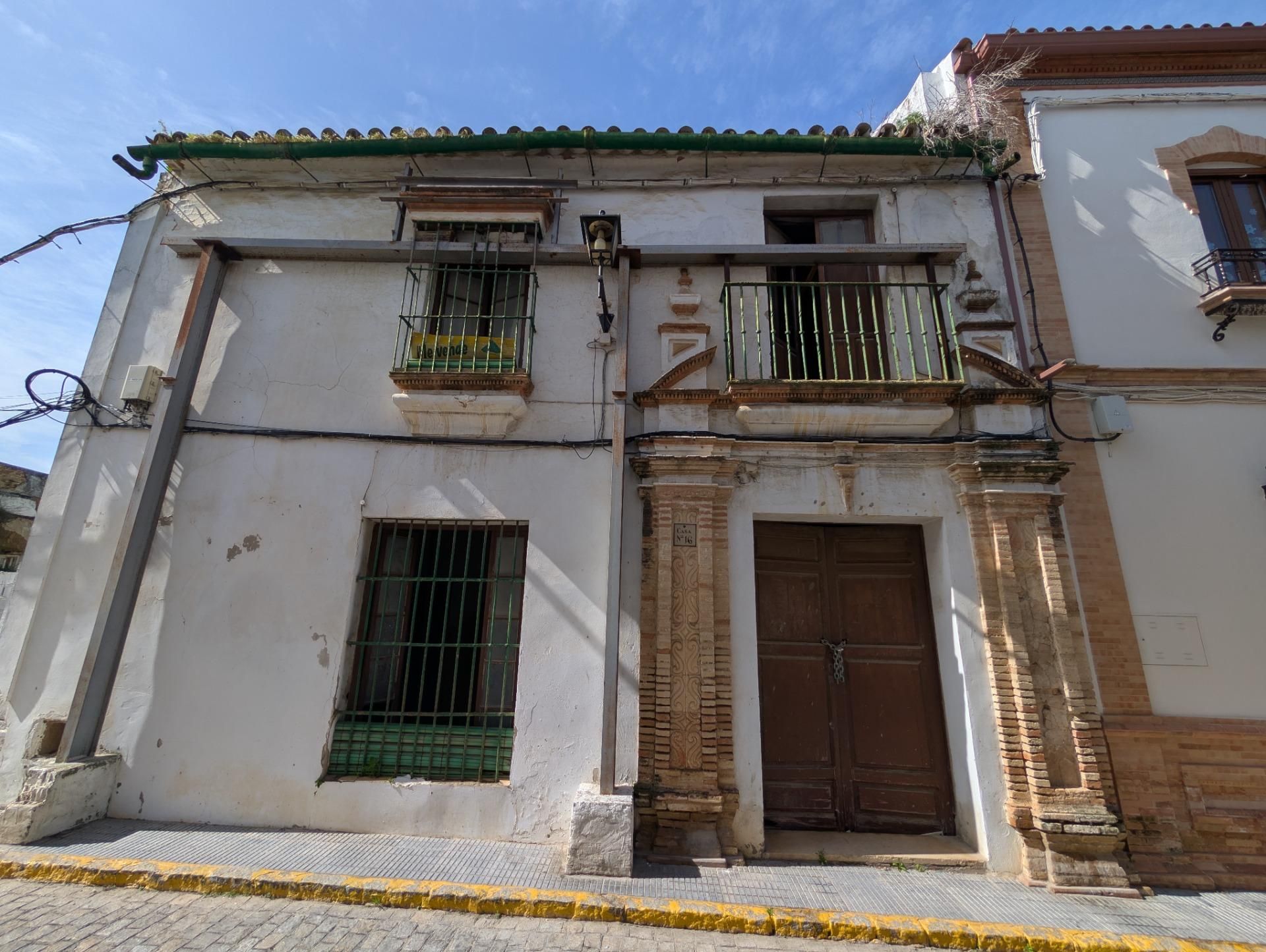 Vista exterior de Casa o chalet en venta en Sanlúcar la Mayor con Balcón