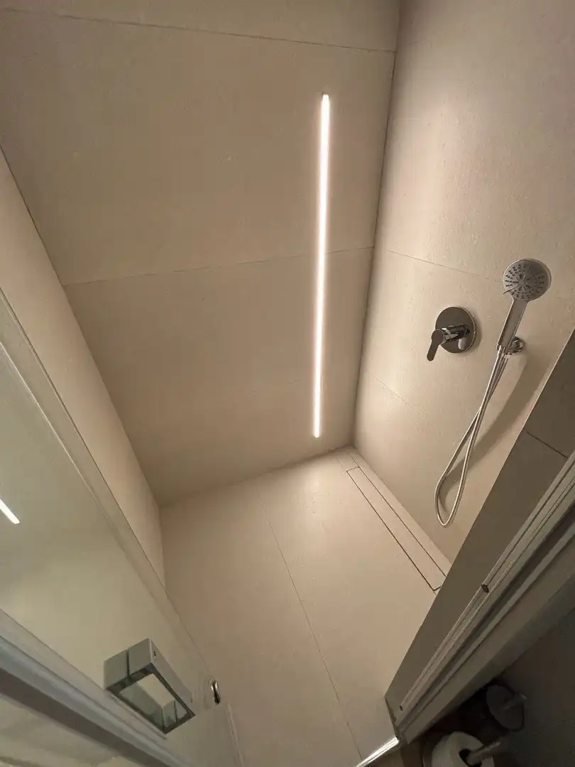 Baño de Dúplex de alquiler en L'Alfàs del Pi con Aire acondicionado, Trastero y Amueblado