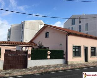 Vista exterior de Casa o xalet en venda en Mugardos amb Terrassa