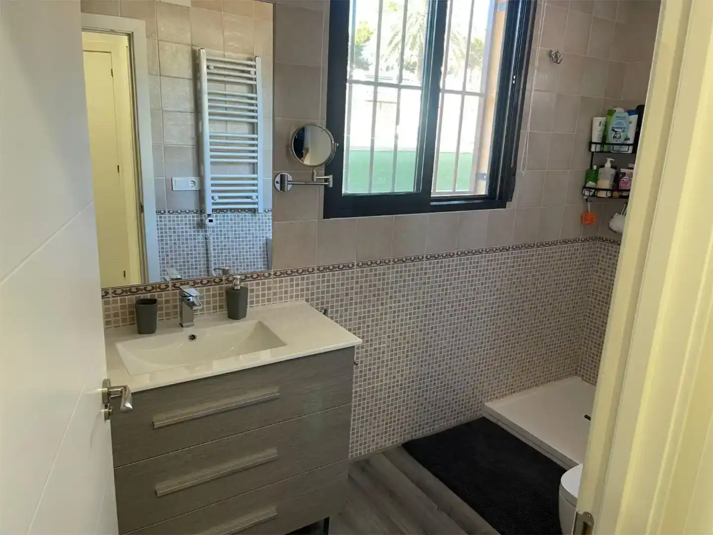Bathroom of Flat for sale in Orihuela  with Air Conditioner, Parquet flooring and Storage room