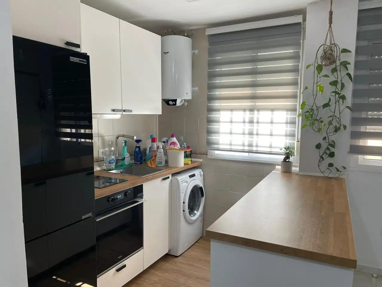 Cuina de Planta baixa de lloguer en Dos Hermanas amb Moblat