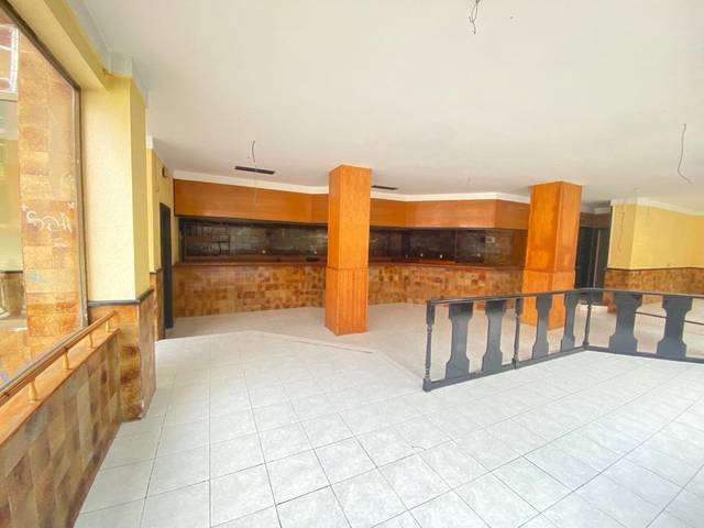 Local comercial en Alquiler en Centro Urbano - Hirigunea