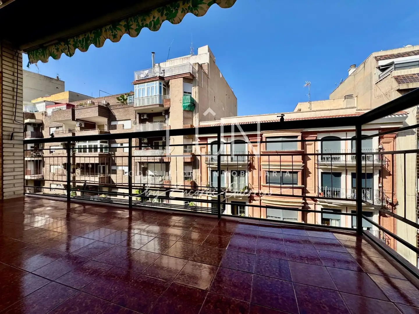 Außenansicht von Wohnung zum Verkauf in Molina de Segura mit Klimaanlage, Terrasse und Balkon