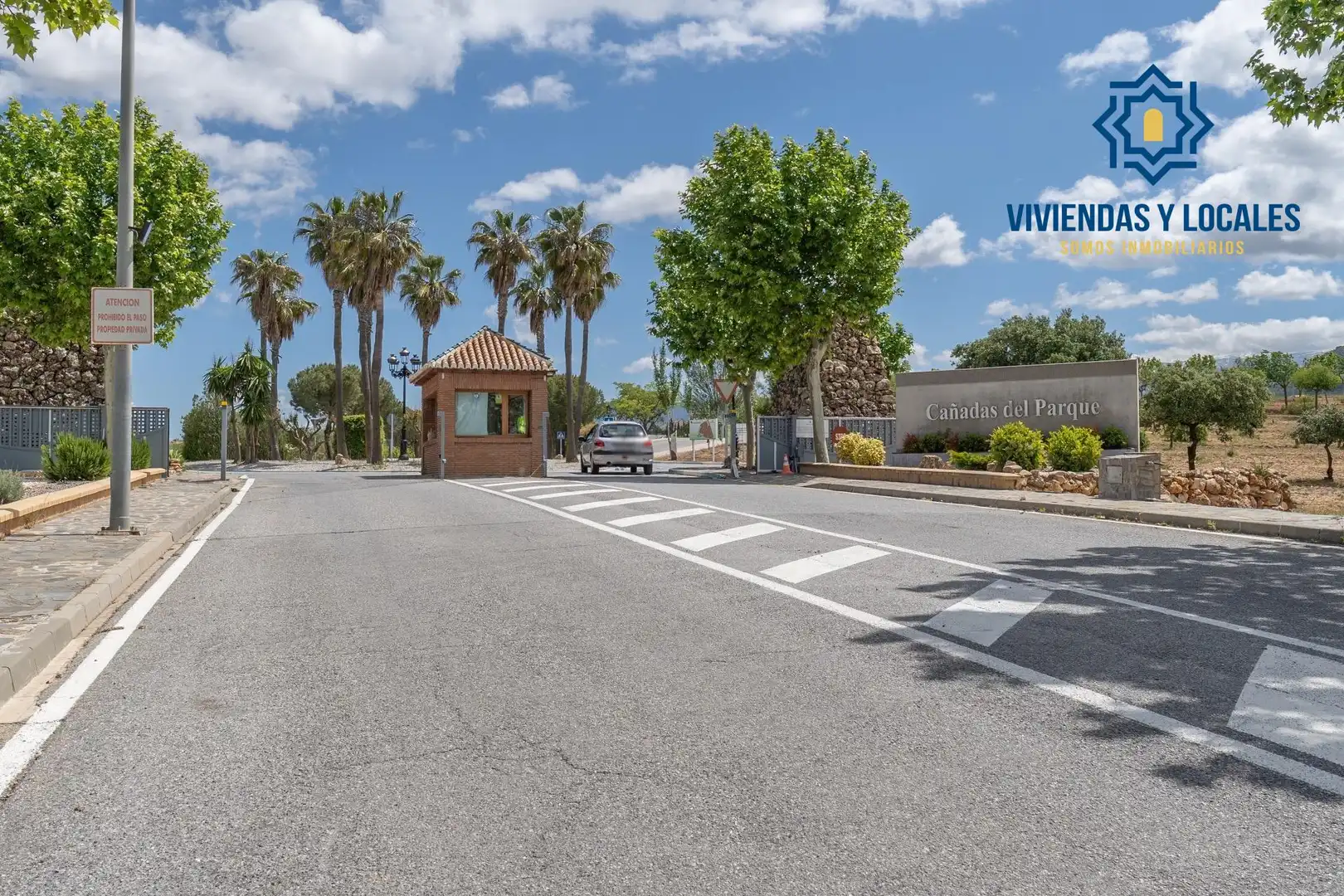 Houses for sale in Dílar  with Air Conditioner, Heating and Private garden