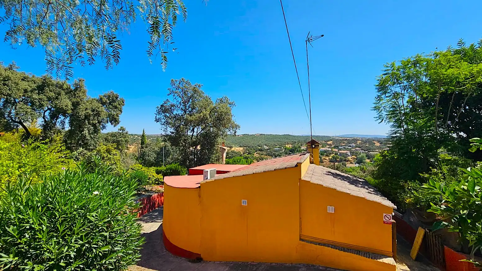 Vista exterior de Casa o chalet en venta en Guillena con Aire acondicionado, Calefacción y Jardín privado