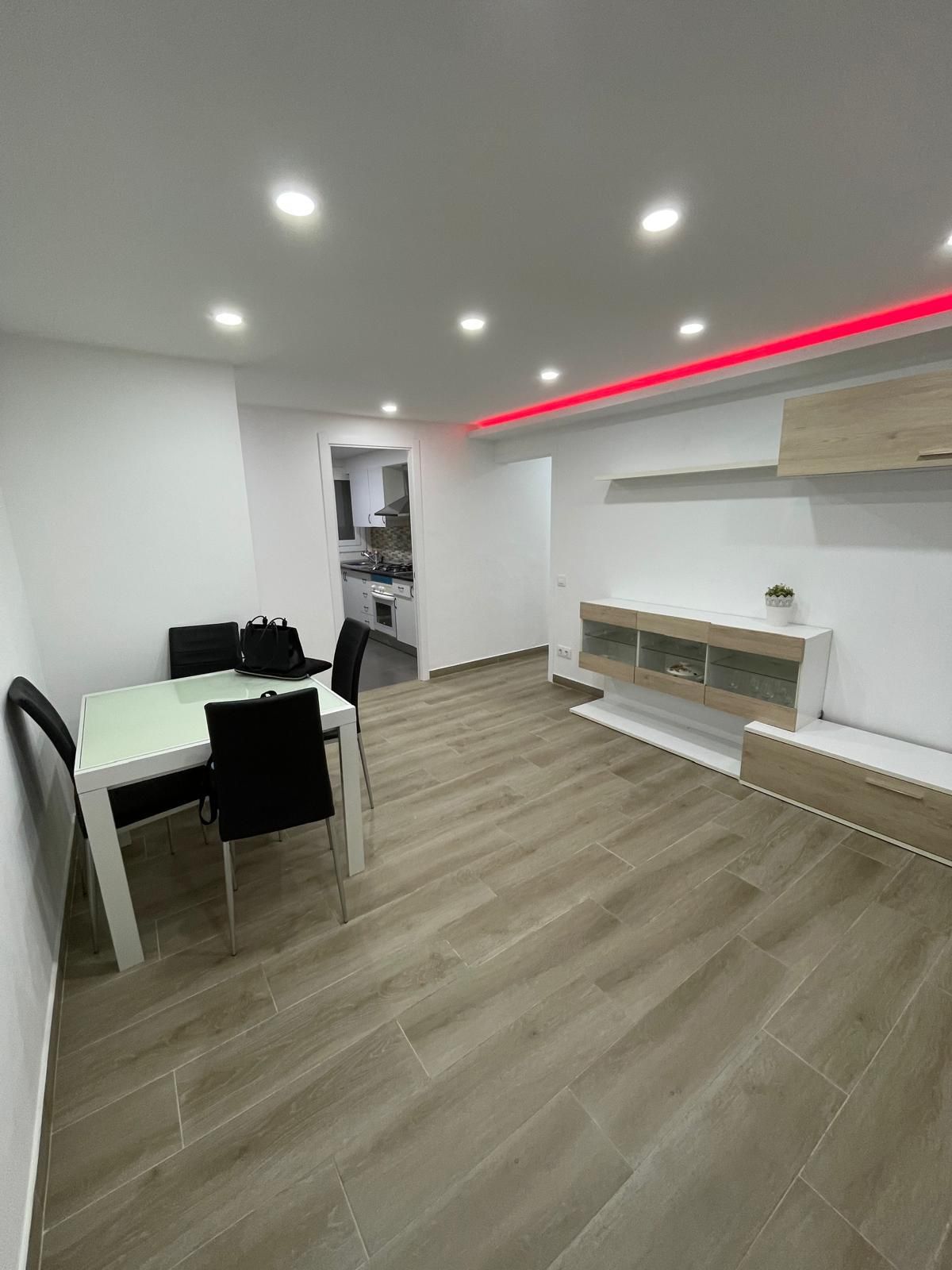 Apartment for sale in L'Hospitalet de Llobregat  with Air Conditioner and Heating