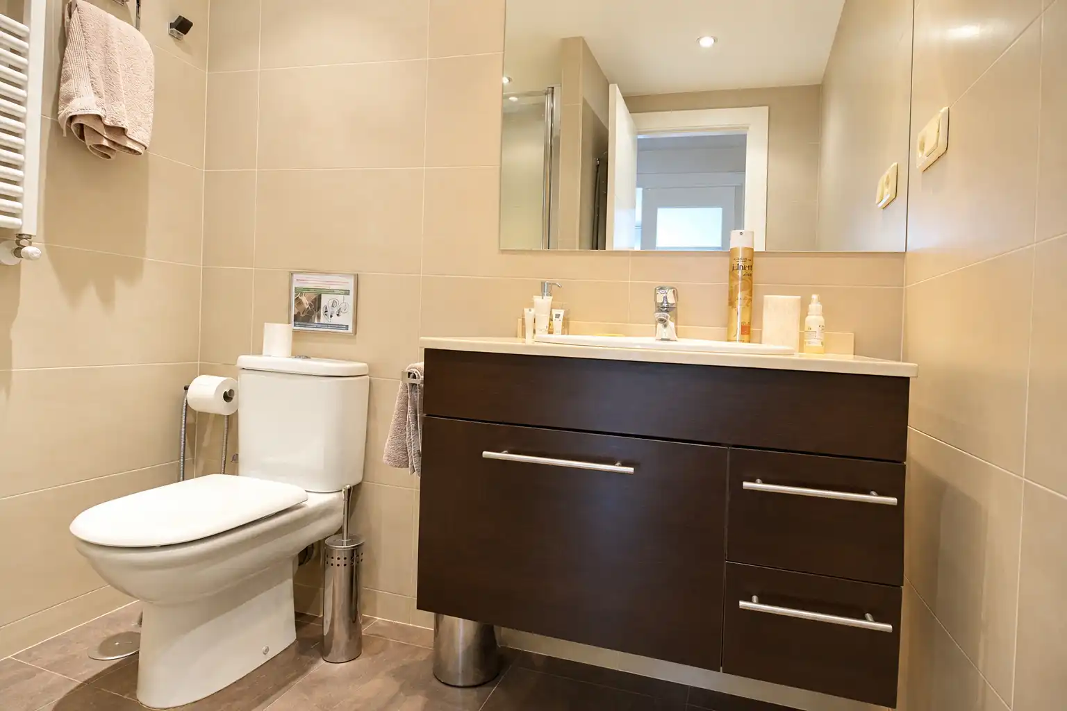Baño de Piso de alquiler en Madrid con Calefacción y Amueblado