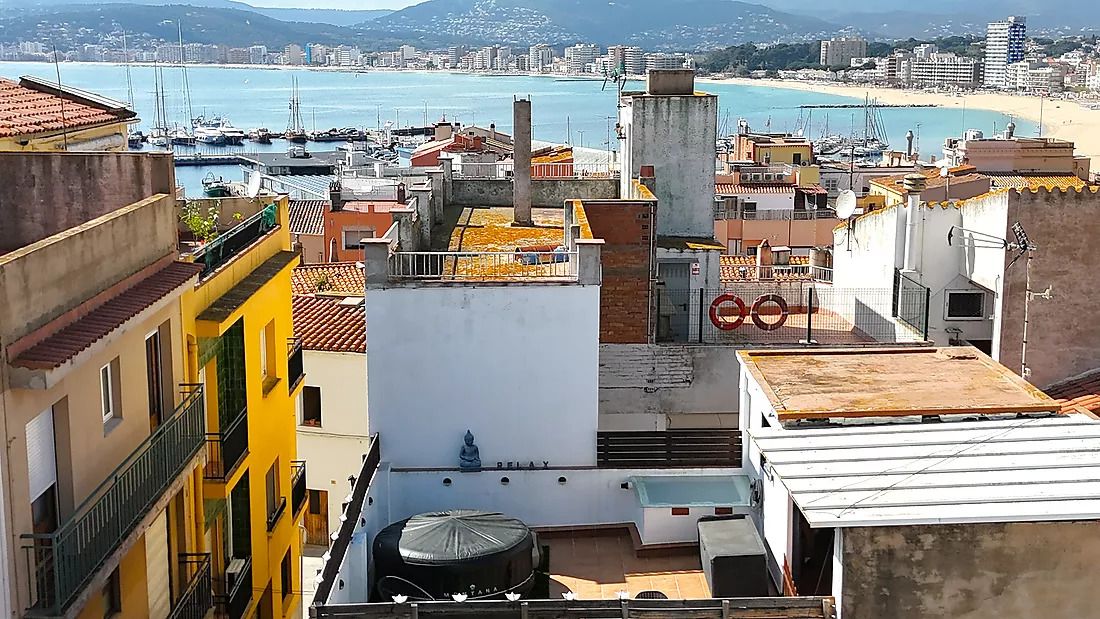 Vista exterior de Casa adosada en venda en Palamós amb Terrassa i Traster