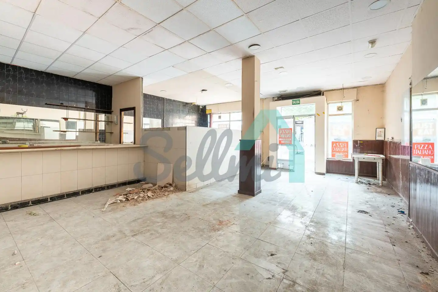 Local comercial de lloguer a De Pumarín