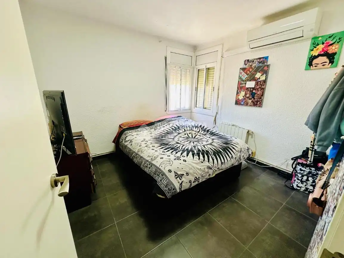 Habitación de Piso en venta en Barcelona con Aire acondicionado, Calefacción y Balcón
