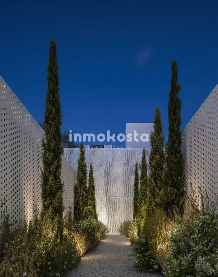 Vista exterior de Casa o xalet en venda en L'Alfàs del Pi amb Aire condicionat, Jardí privat i Terrassa