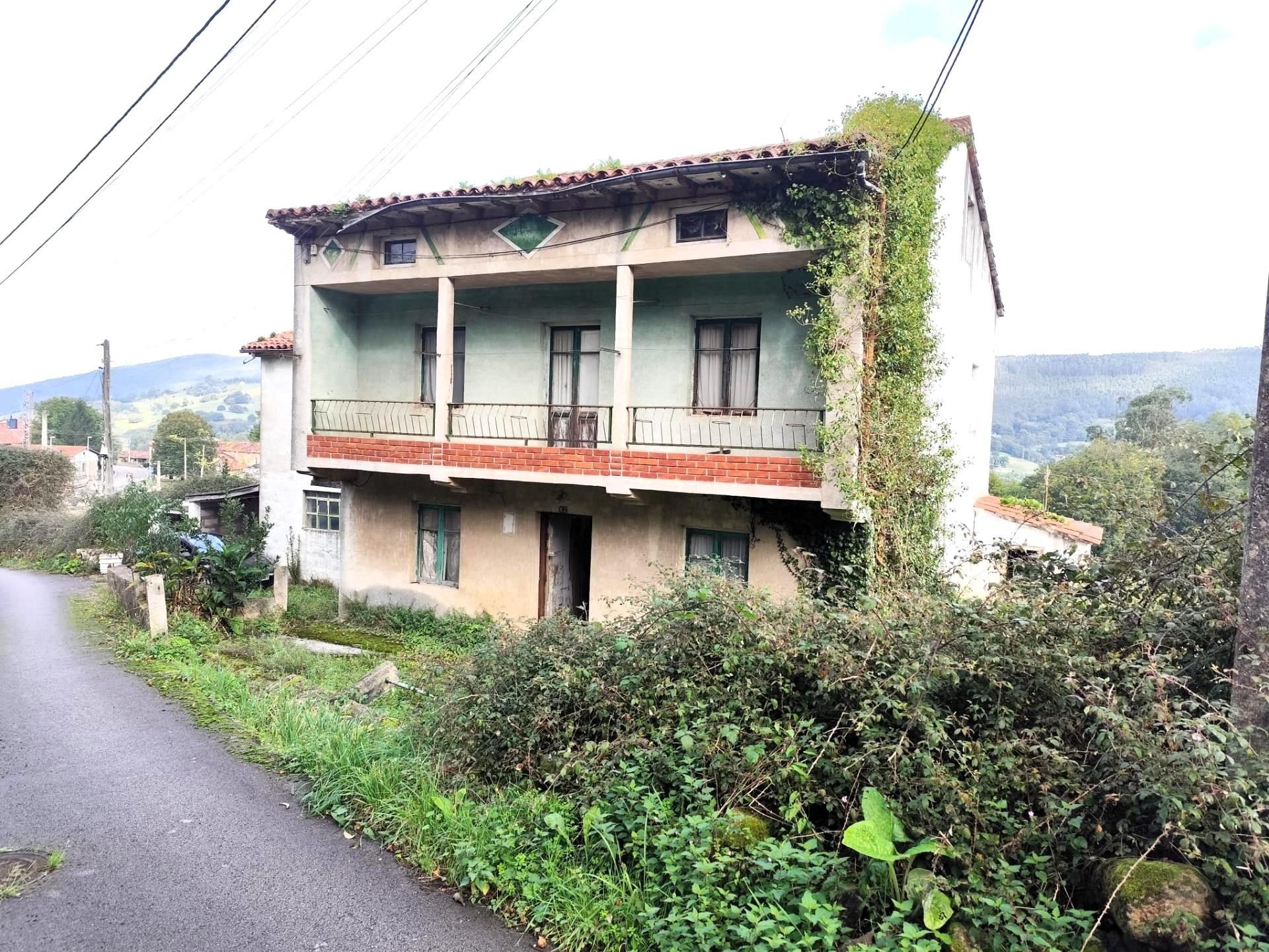 Vista exterior de Casa o xalet en venda en Santa María de Cayón amb Jardí privat, Terrassa i Traster