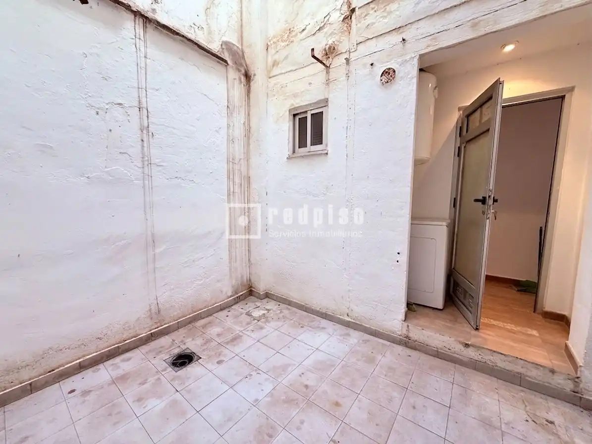 Flat for sale in Valencia  with Air Conditioner and Terrace