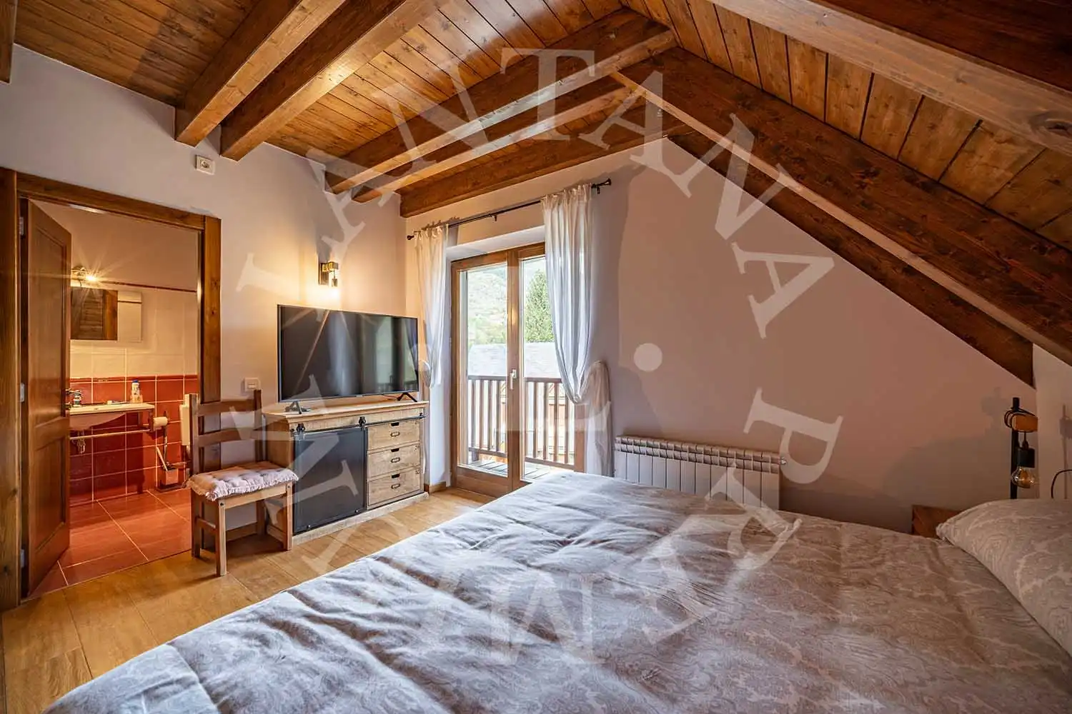 Habitación de Casa adosada en venta en Vielha e Mijaran con Calefacción, Jardín privado y Parquet