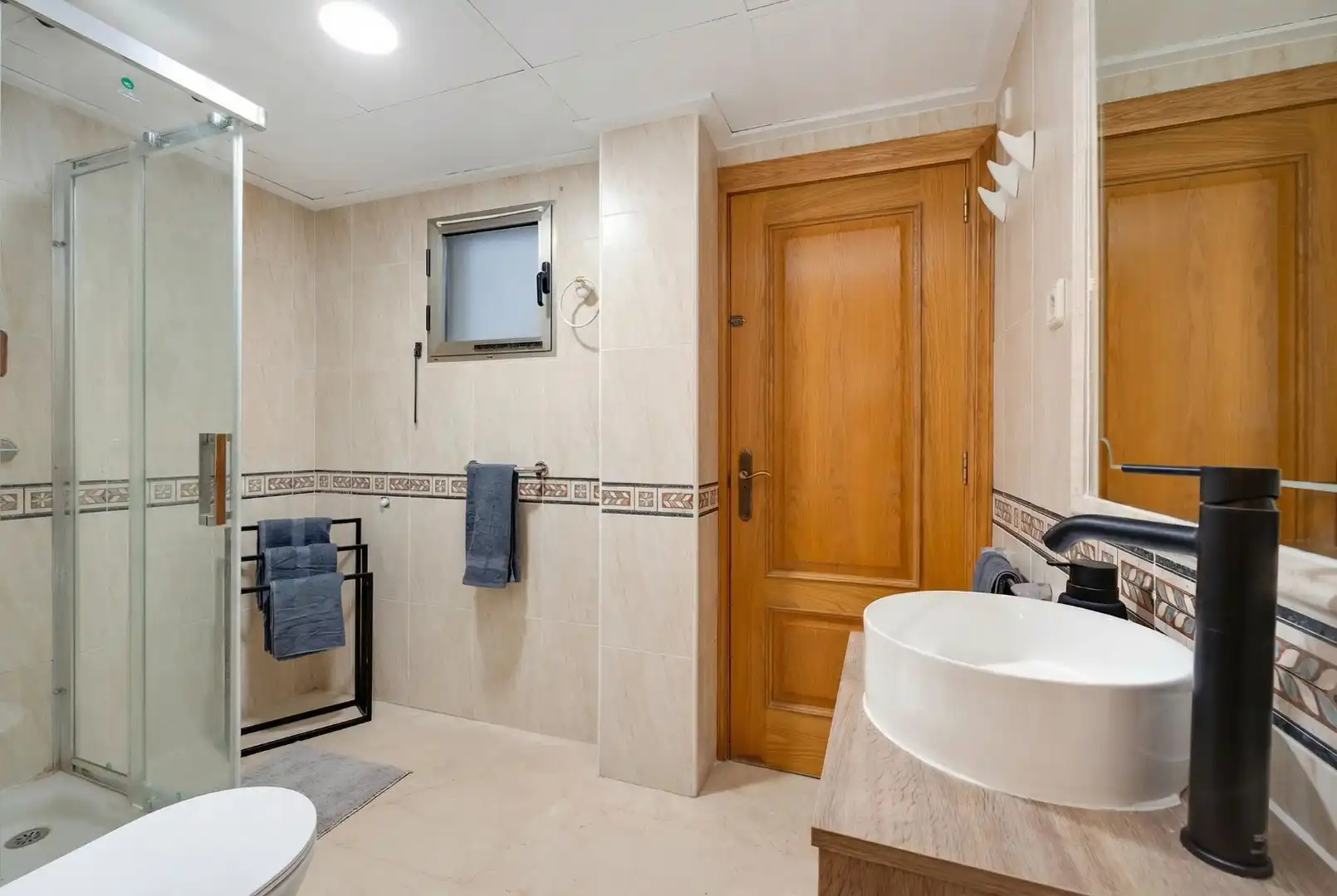 Bathroom of Flat for rent in Torrevieja  with Terrace and Furnished