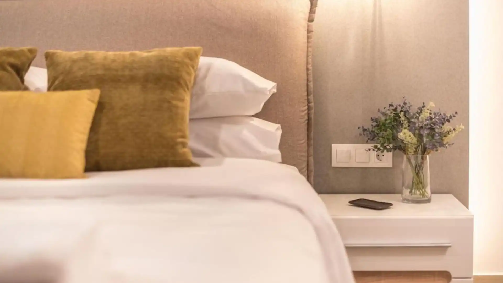 Bedroom of Apartments for rent in  Madrid Capital  with Air Conditioner, Furnished and TV