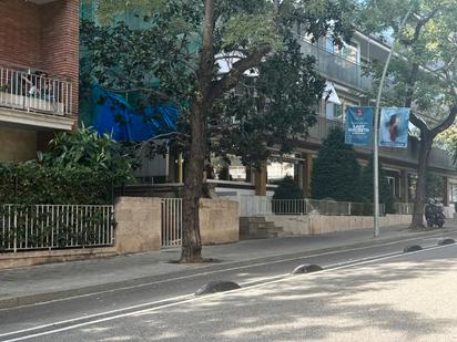 Vista exterior de Pis en venda en  Barcelona Capital amb Calefacció, Terrassa i Traster