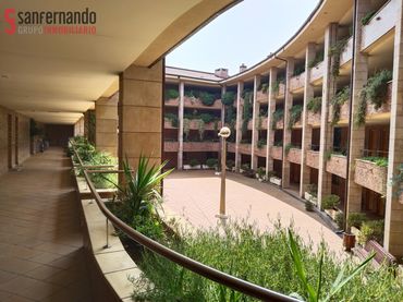 Flat with balcony to rent in Calle de la Paz 7