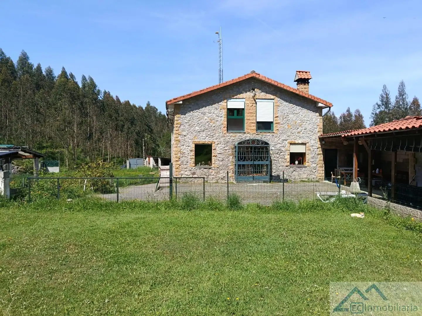 Vista exterior de Casa o chalet en venta en Ribamontán al Monte con Calefacción y Piscina
