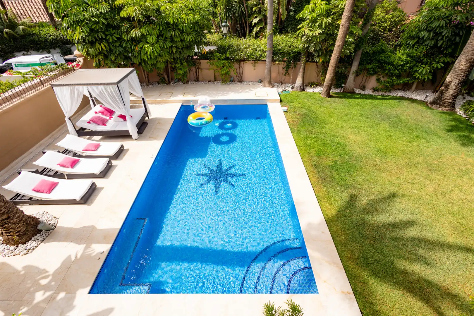 Piscina de Casa o xalet en venda en Marbella amb Aire condicionat, Jardí privat i Terrassa