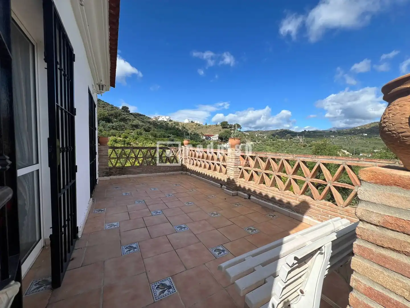 Vista exterior de Casa o xalet en venda en Monda amb Calefacció, Jardí privat i Terrassa