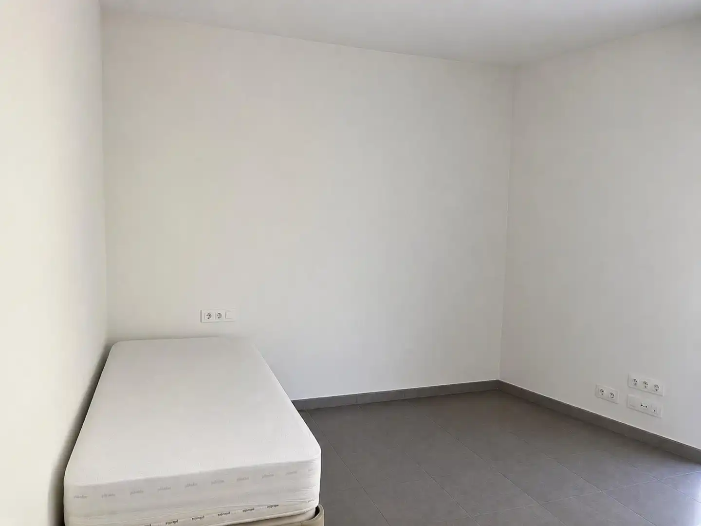 Dormitori de Casa o xalet en venda en Almansa amb Aire condicionat i Calefacció