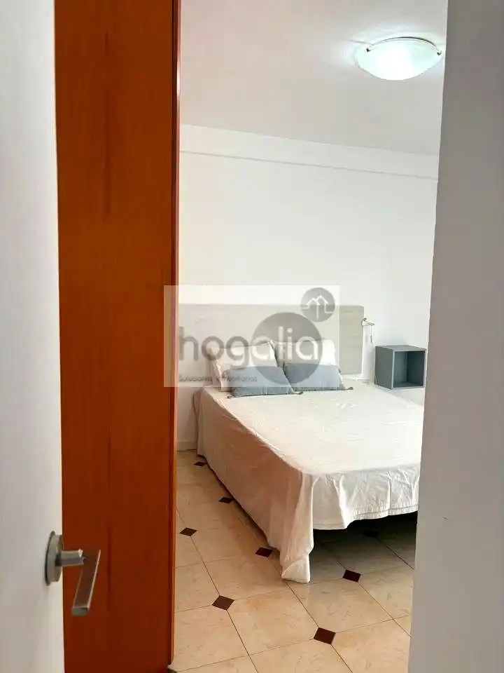 Bedroom of Flat for rent in Sevilla  with Air Conditioner, Furnished and Balcony