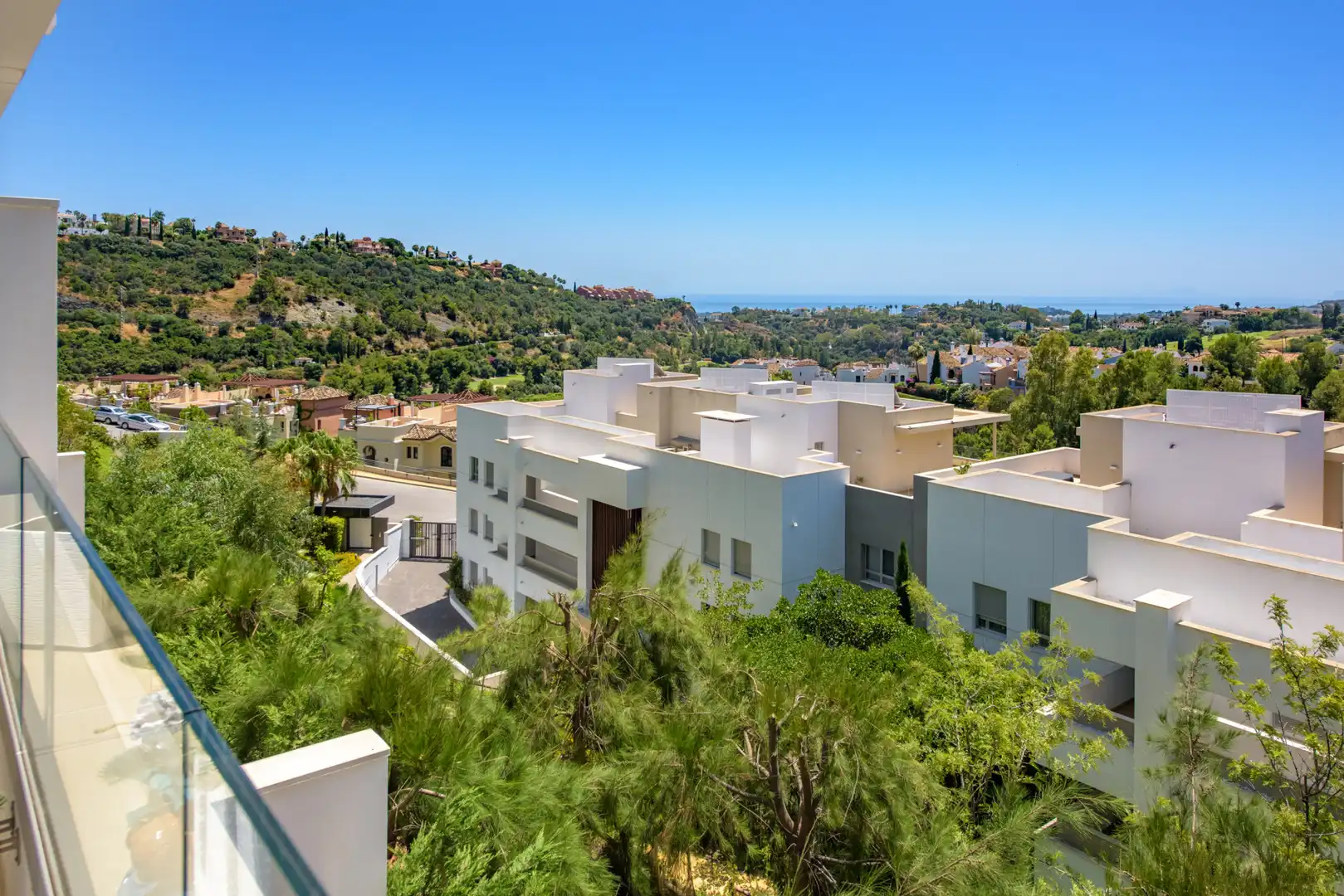 Vista exterior de Apartamento en venta en Benahavís con Aire acondicionado, Terraza y Piscina