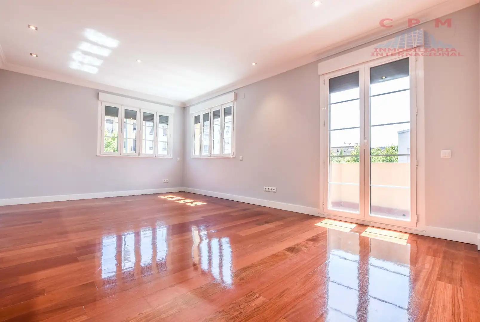 Living room of Flat for rent in Madrid  with Air Conditioner, Heating and Parquet flooring