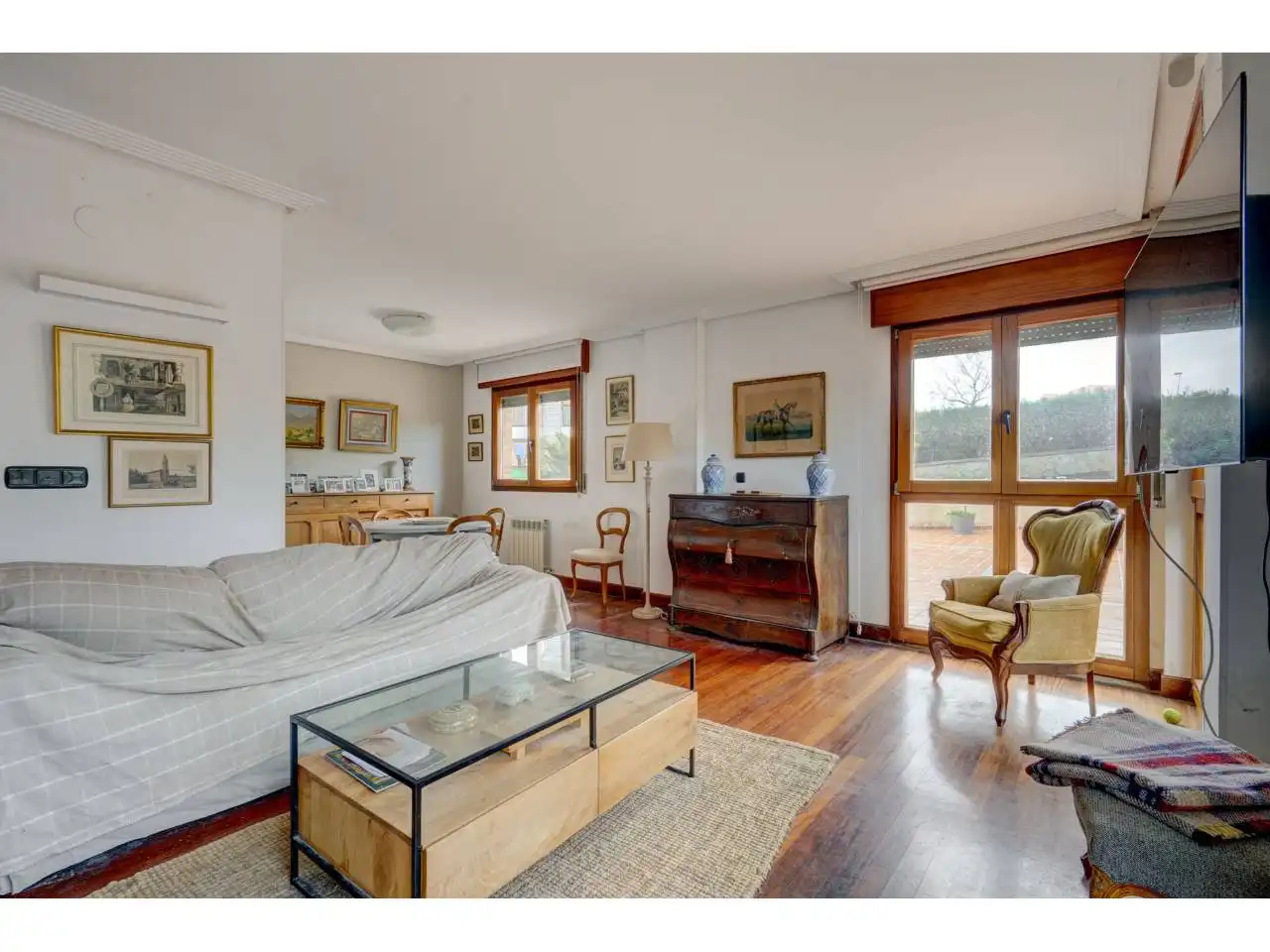 Living room of Flat for sale in Donostia - San Sebastián   with Heating, Private garden and Terrace