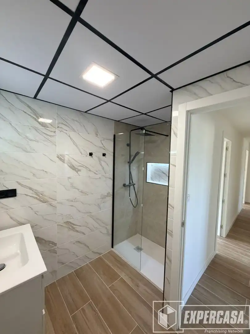 Baño de Piso de alquiler en Llíria con Calefacción