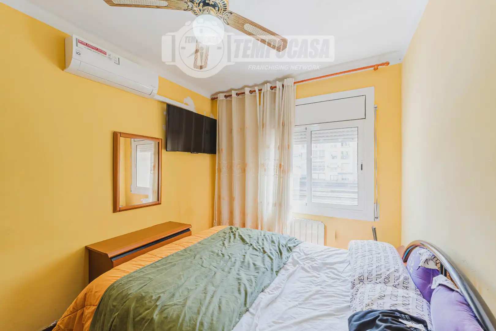 Bedroom of Flat for sale in Barcelona  with Air Conditioner, Heating and Balcony