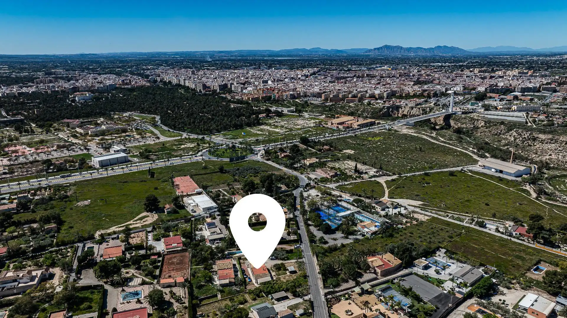 Casa o chalet en venta en Elche / Elx con Aire acondicionado, Jardín privado y Terraza