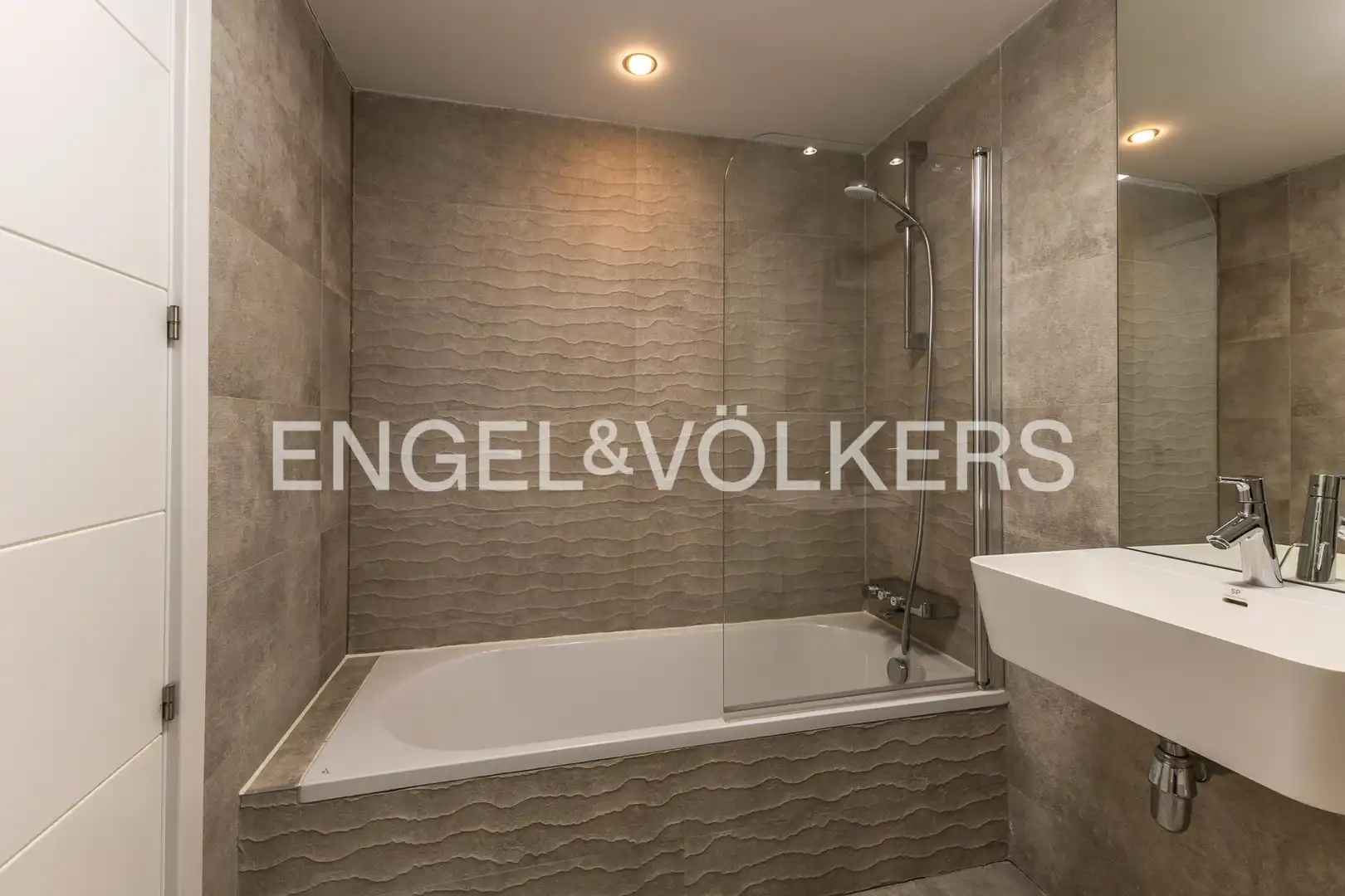 Baño de Piso en venta en Madrid con Aire acondicionado, Calefacción y Terraza