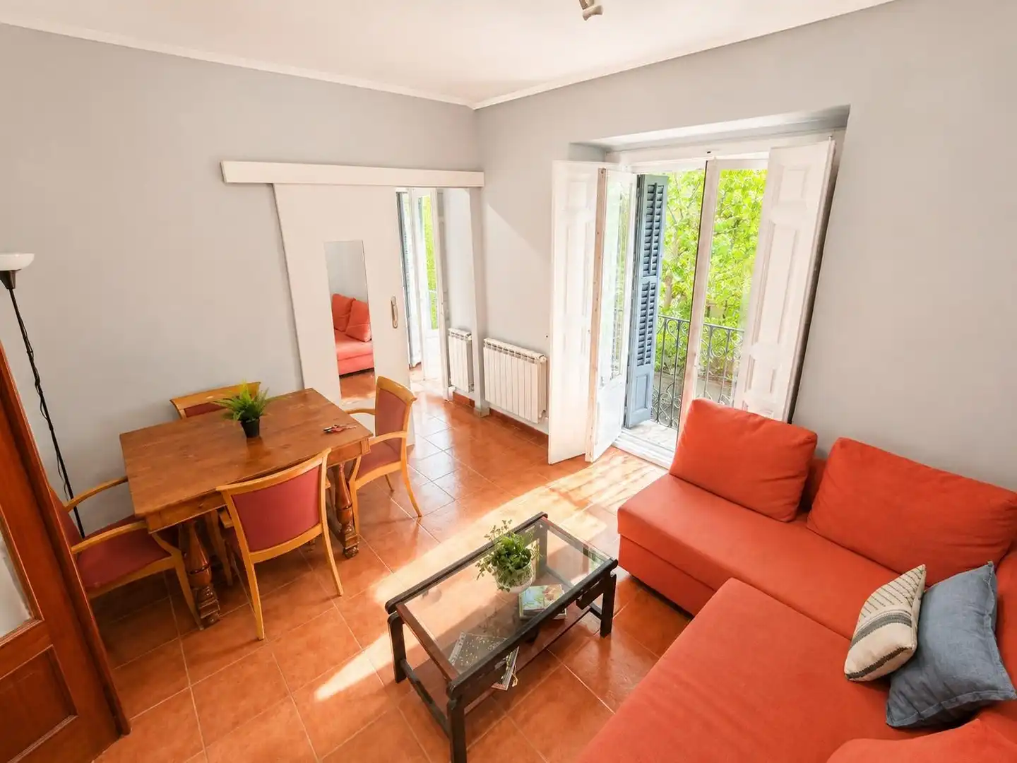 Wohnzimmer von Wohnung zur Miete in Madrid mit Heizung, Möbliert und Balkon