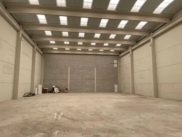 Fabrikhallen zur Miete in Urnieta