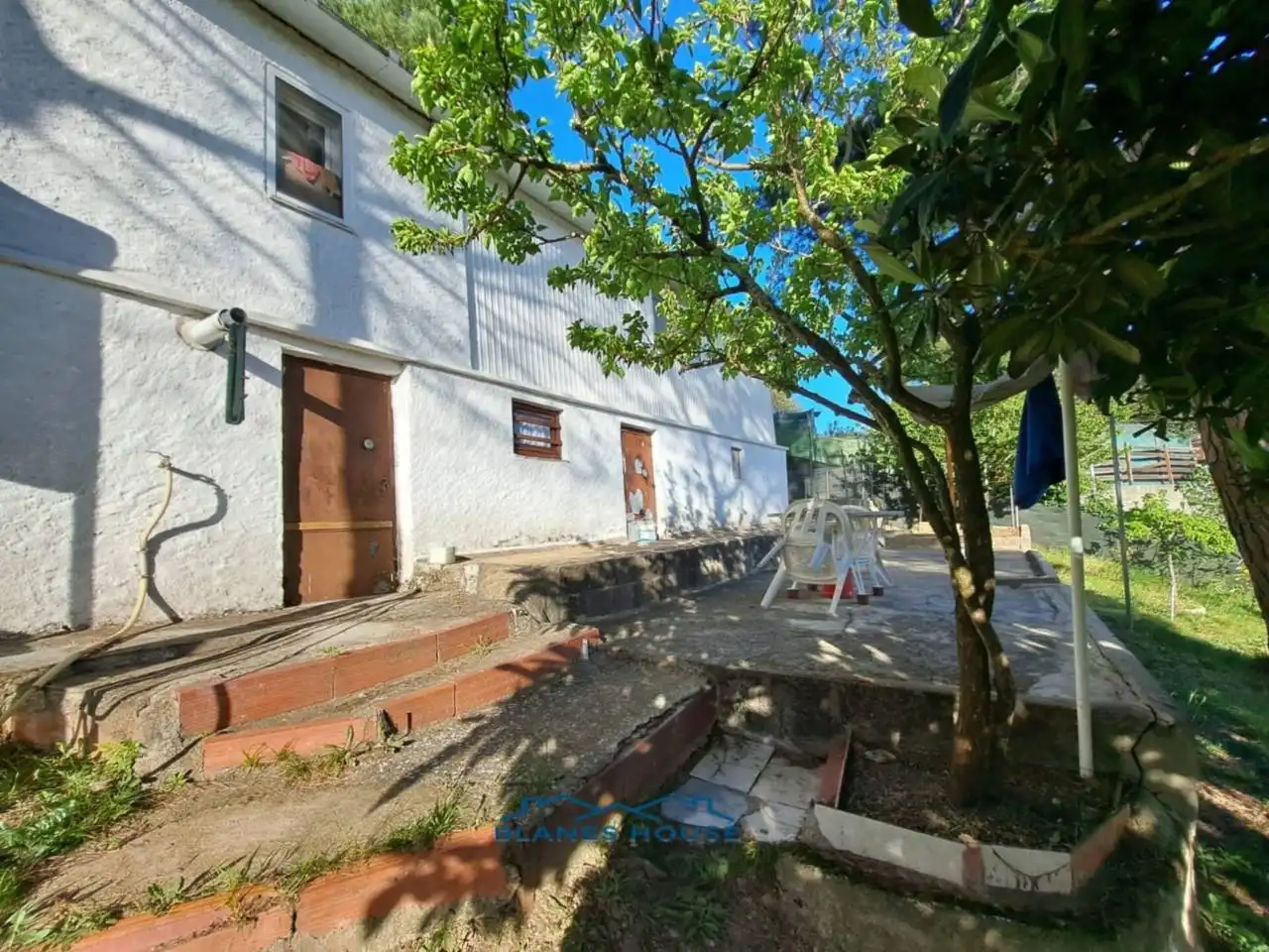 Vista exterior de Casa o xalet en venda en Tordera amb Jardí privat, Terrassa i Moblat