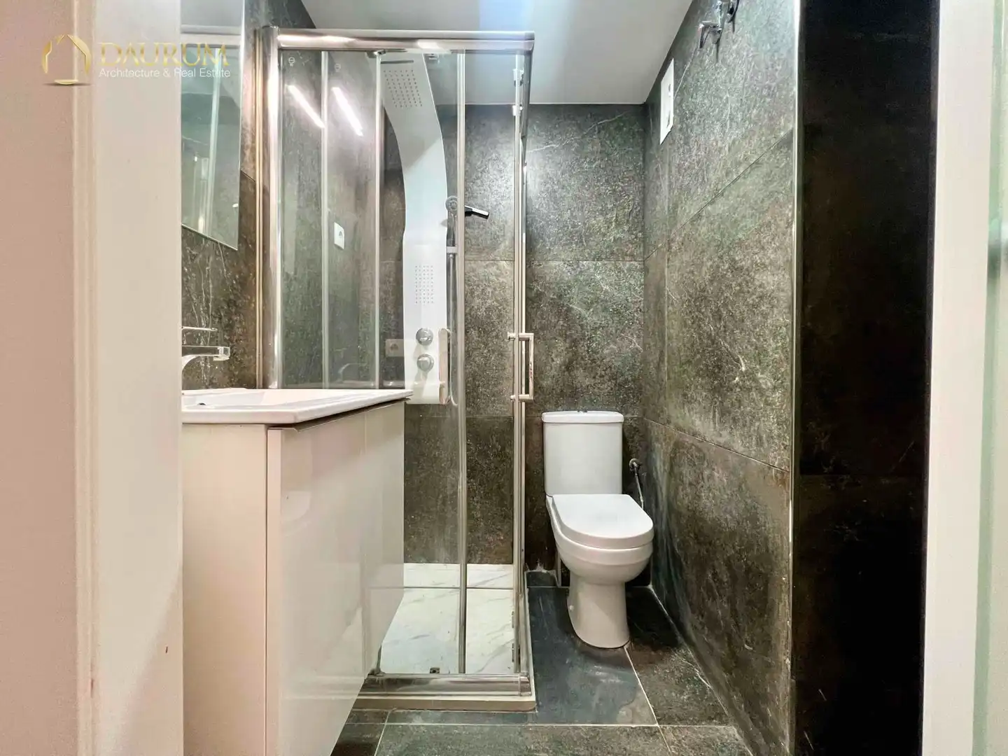 Baño de Piso en venta en Llíria con Aire acondicionado y Terraza