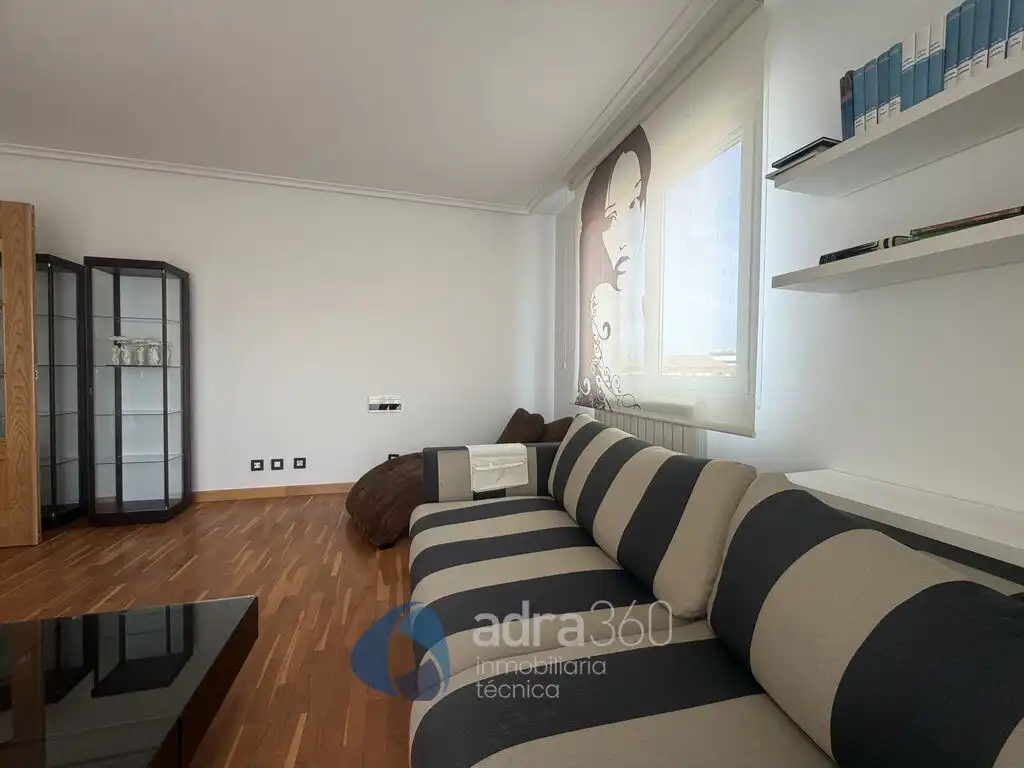 Flat for rent in Estambrera, Cascajos - Piqueras